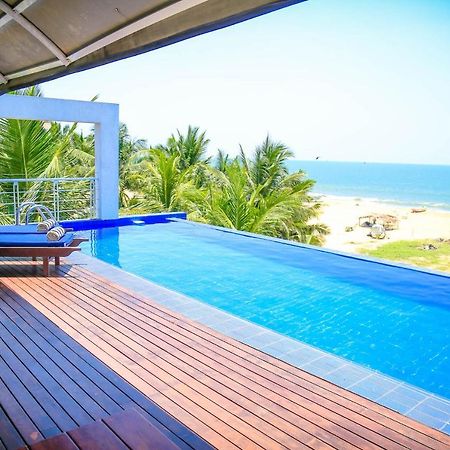 Hotel The Cove Negombo Esterno foto