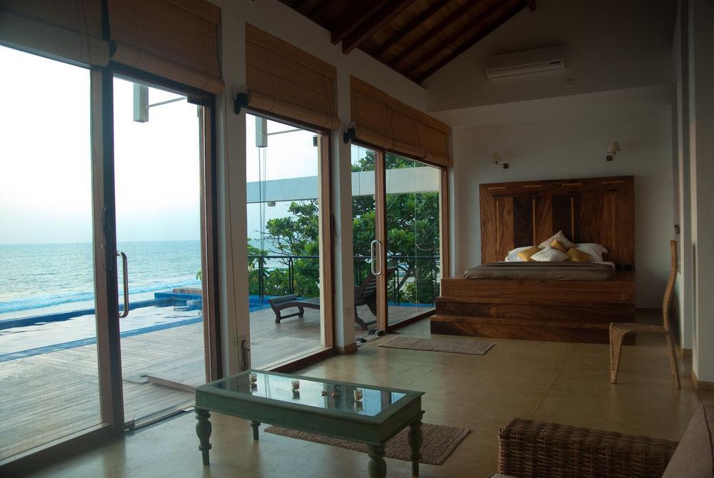 Hotel The Cove Negombo Esterno foto
