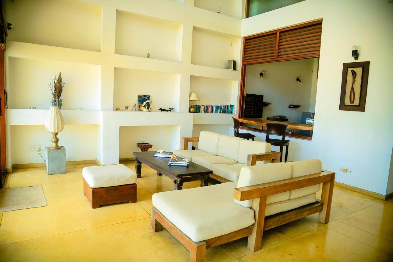 Hotel The Cove Negombo Esterno foto